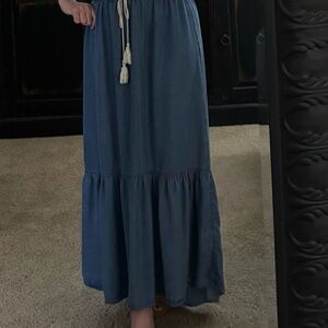 Coco & Jameson Skirt SZ. L (waistband very elastic - can fit S to L sizes)